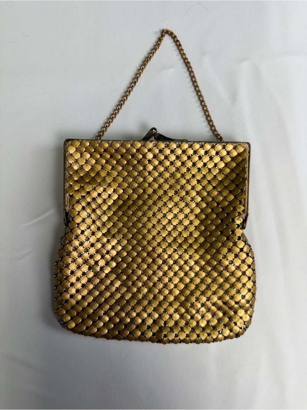 Vintage Beauty - Gold Chainmail Tiny and Elegant Evening Bag - excellent vintage - Picture 7 of 16